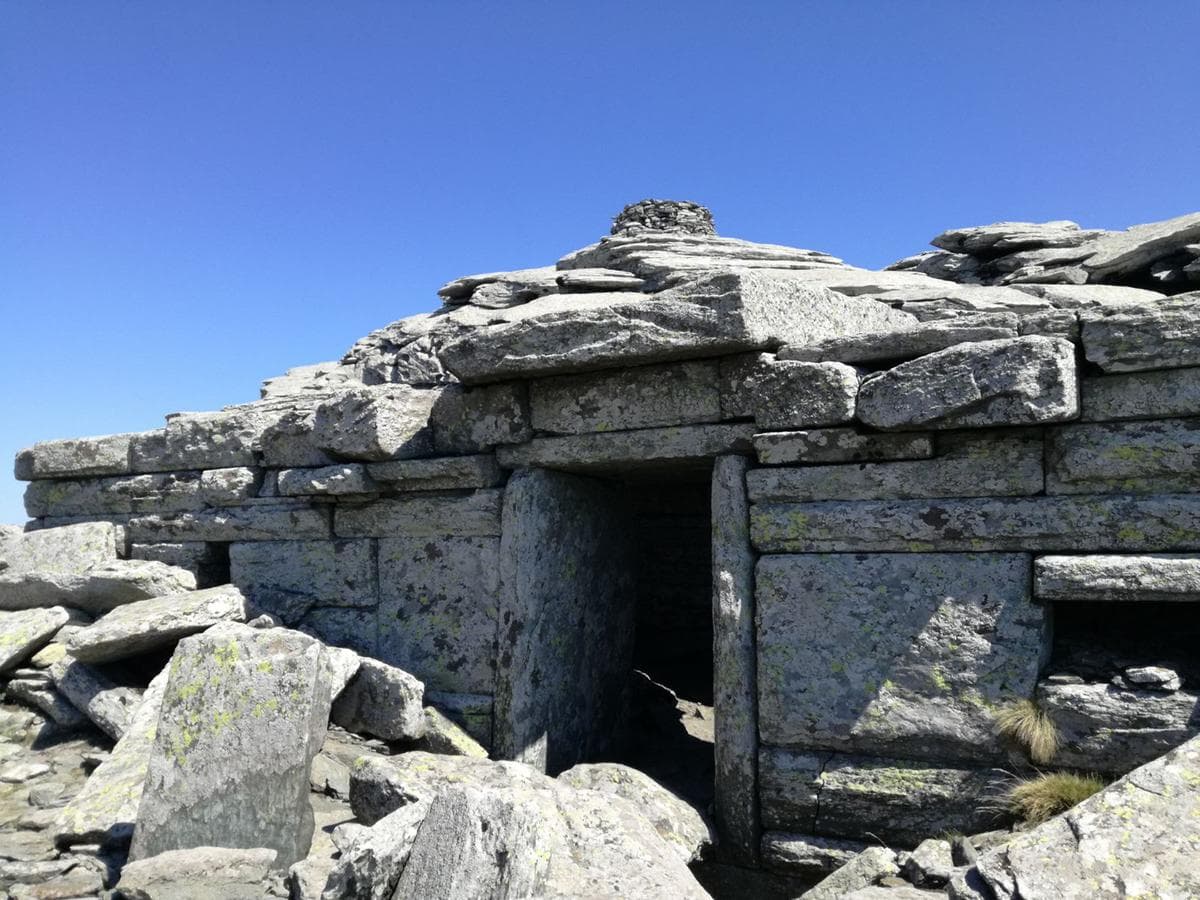 Dragon Houses